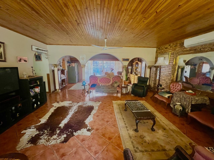 5 Bedroom Property for Sale in Protea Park North West